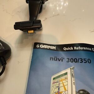 Garmin nüvi 300/350 GPS Travel Kit ONLY- no device. Travel kit as shown for 350